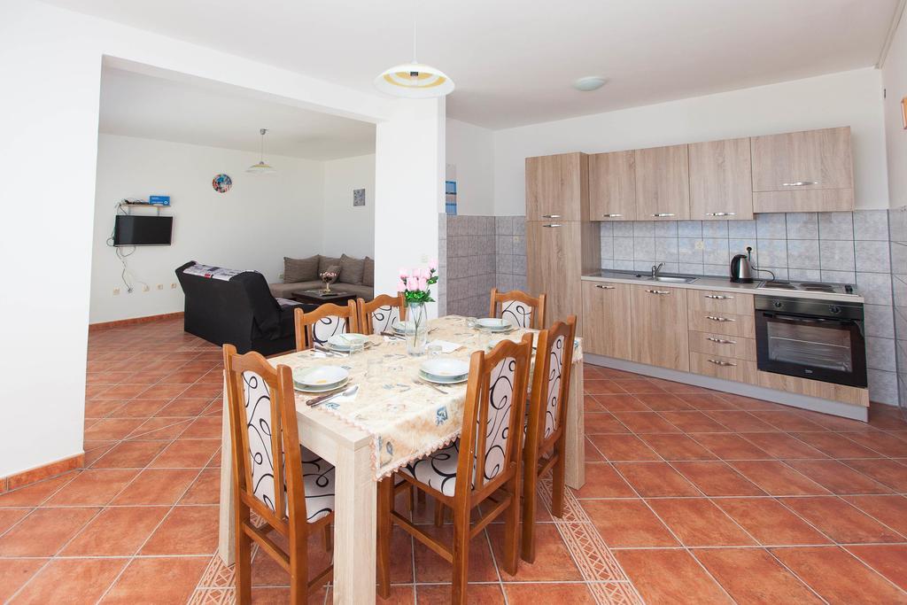 Apartmani Turudic 드라말리 외부 사진
