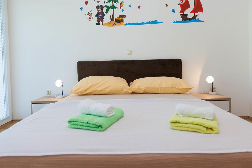 Apartmani Turudic 드라말리 외부 사진