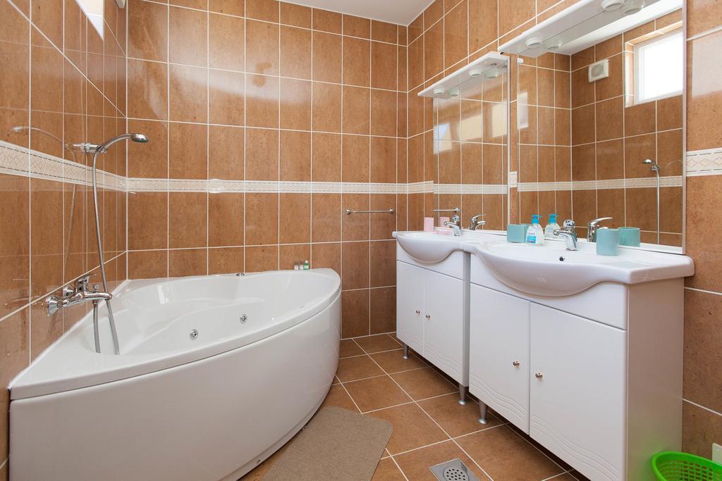 Apartmani Turudic 드라말리 외부 사진