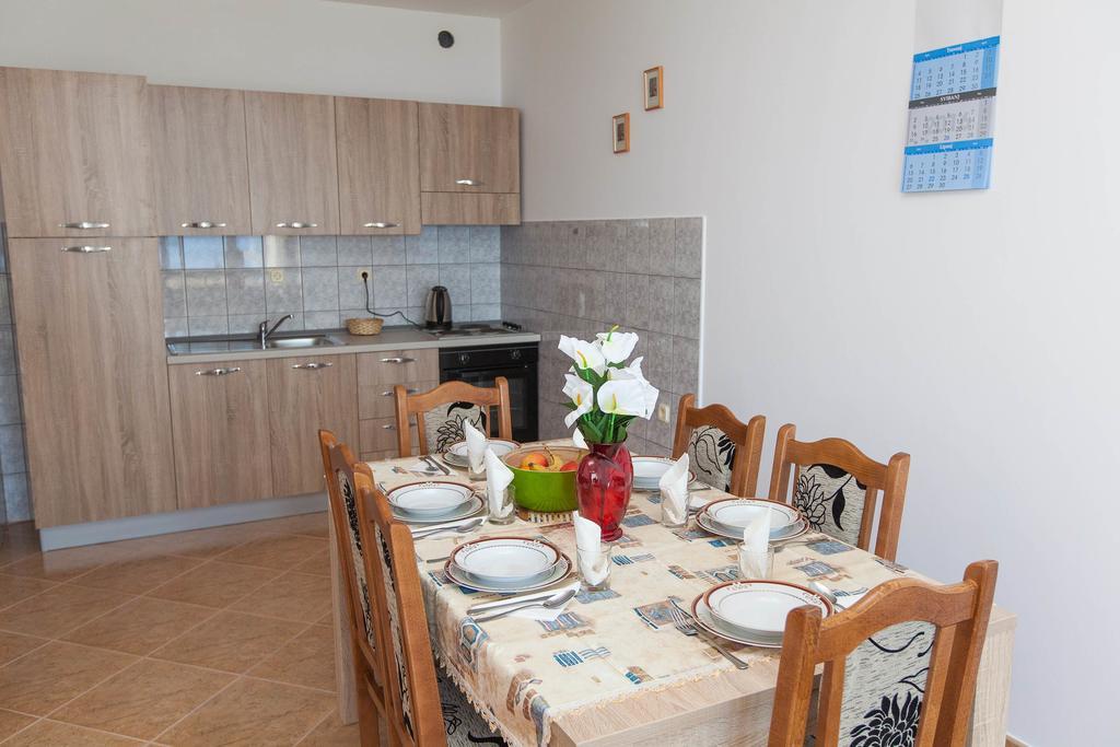Apartmani Turudic 드라말리 외부 사진
