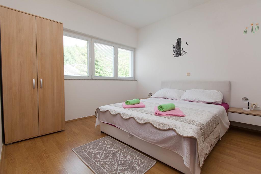 Apartmani Turudic 드라말리 외부 사진